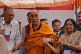 H.H.DalaiLamavisintingourcamp