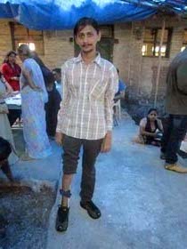 YoungmenwearingJaipurfoot